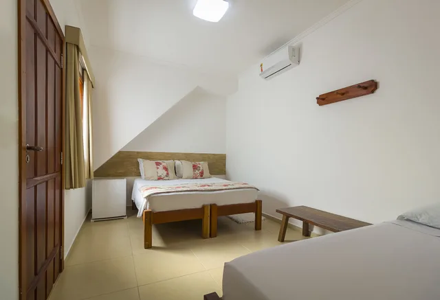 غرفة قياسية ثلاثية بسرير مزدوج وسرير فردي، POUSADA VILA DO PORTO 5/7