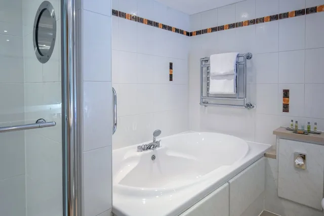 جناح جونيور بسرير كينج، Forest Pines Spa and Golf Resort 5/5