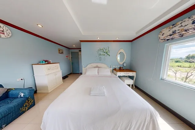 Superior, Double Bed, The Lilly Hotel 1/5