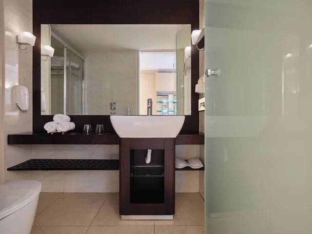 غرفة عائلية بسرير مزدوج مع أريكة، Sitia Beach City Resort and Spa 8/10