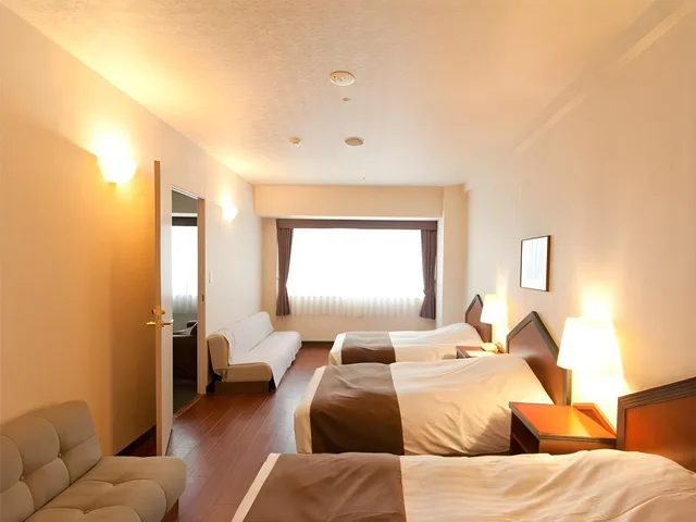 غرفة ديلوكس رباعية بثلاثة أسرّة مع أريكة، Otaru Asari Classe Hotel 1/1