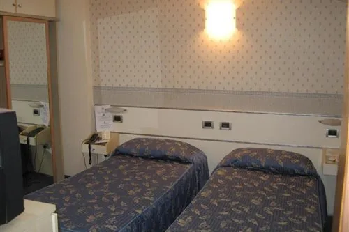غرفة بسريرين منفصلين، Albergo Centrale Bologna 1/3