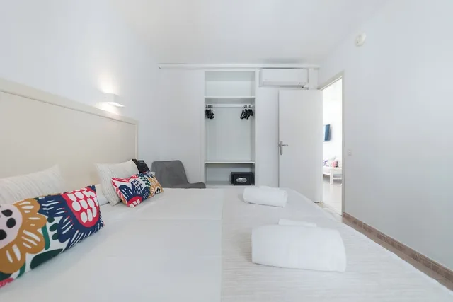 شقة بإطلالة على البحر بشرفة بغرفة نوم واحدة مفردة بسريرين منفصلين مع أريكة، Beach Club Aparthotel 5/8