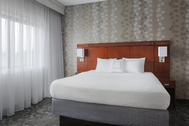 جناح بسرير كينج بغرفة نوم واحدة لذوي الإعاقة، Courtyard Philadelphia Willow Grove 1/2