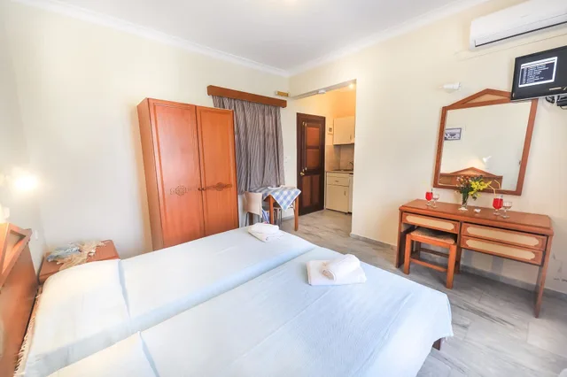 استوديو بسريرين منفصلين، H Hotel Kalypso 1/7