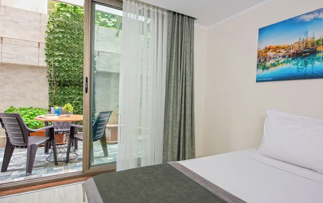 غرفة أساسية بثلاثة أسرّة، CITRUS PARK HOTEL 2/3