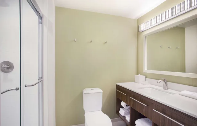 جناح استوديو بريميوم بسريرين كوين، Home2 Suites By Hilton Oxford 3/4