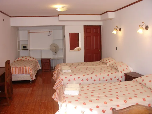 غرفة سوبيريور رباعية بسرير كينج وسريرين منفصلين بإطلالة على البحر، Hotel Victoria 5/7