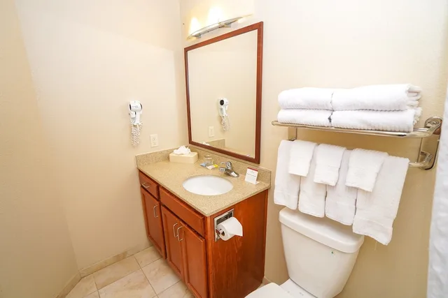 جناح استوديو بسريرين مزدوجين لذوي الإعاقة، Candlewood Suites Boise Towne Square 7/9