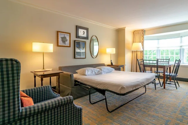 جناح بسرير كينج، Williamsburg Lodge 5/7
