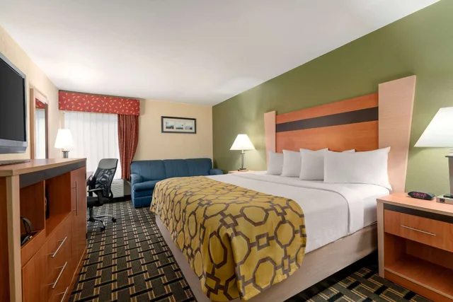 غرفة سوبيريور بسرير كوين، Baymont by Wyndham North Dartmouth / Fall River 2/4