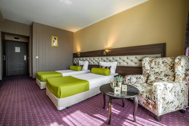 غرفة بسرير فردي بإطلالة على المدينة، Business Hotel Plovdiv 2/10