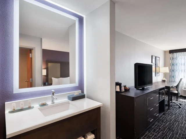 جناح عائلي بسرير كينج وسرير كوين بغرفتي نوم، La Quinta Inn And Suites By Wyndham Pocatello 4/4
