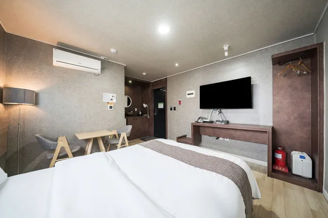 غرفة قياسية بسرير مزدوج بإطلالة على المدينة، Malu Hotel 2/10