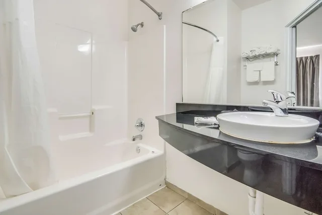 غرفة قياسية بسرير كوين، Motel6 Cleburne, TX 3/3
