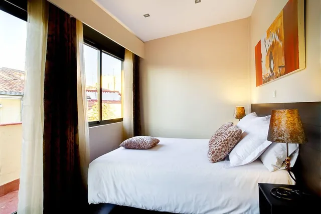 جناح بشرفة، THC TIRSO MOLINA HOSTEL 1/4