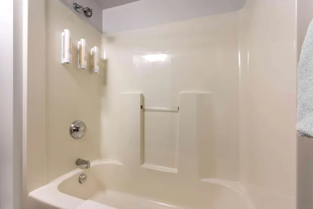 غرفة بسريرين كوين، Super 8 by Wyndham Winnipeg West 7/8
