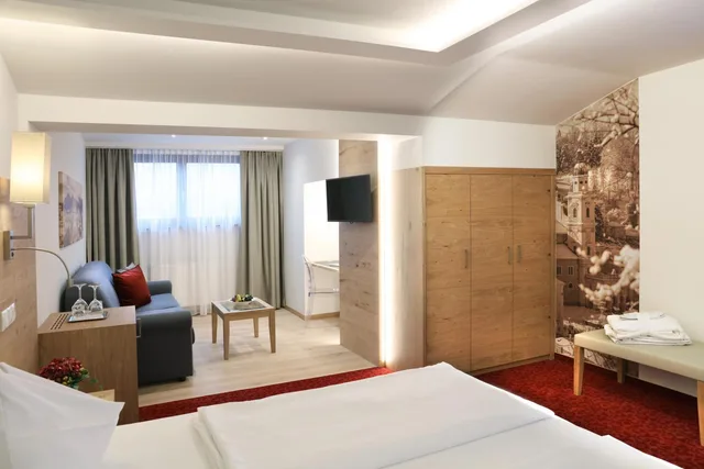 Junior Suite, King Bed, Garden View, Hubertushof 7/9