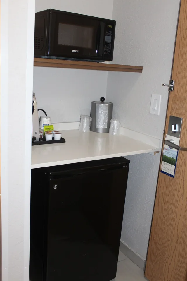 غرفة قياسية بسريرين كوين مع أريكة، Holiday Inn Express Hotel Suites Raton 10/10
