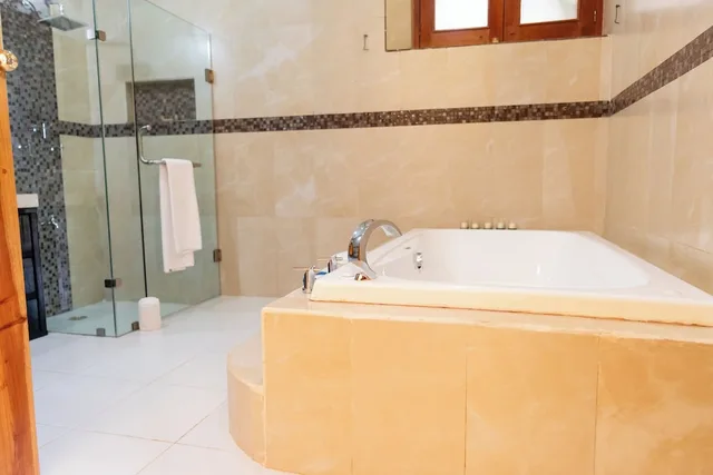 House, King Bed, Hot Tub, Main Building، Hacienda Yabucu 6/7