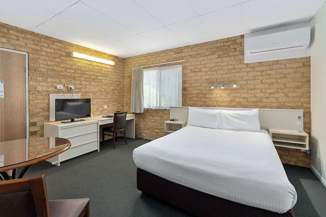 غرفة قياسية بسرير كوين، Quality Hotel Robertson Gardens 2/8