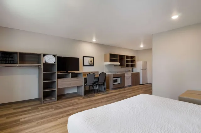 جناح بسرير كينج لذوي الإعاقة، WoodSpring Suites Olympia - Lacey 1/5