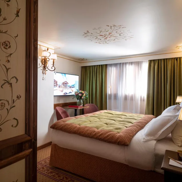 Room, Double Bed, No View, No Balcony، Hotel de la Loze 1/7