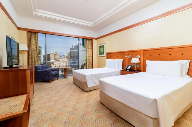 2 Twin Premium Lounge Access, Holiday Inn Kuwait 3/7