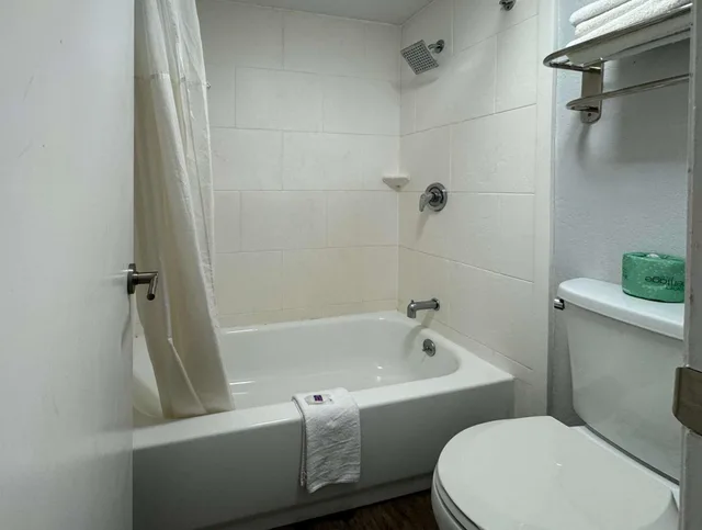 جناح ديلوكس بسرير كينج، Motel6 Huntsville, AL - University Dr 9/10