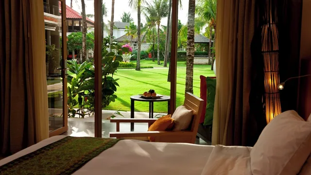 Suite, King Bed, Garden View, Sofa, HOLIDAY INN RESORT BARUNA BALI 4/10