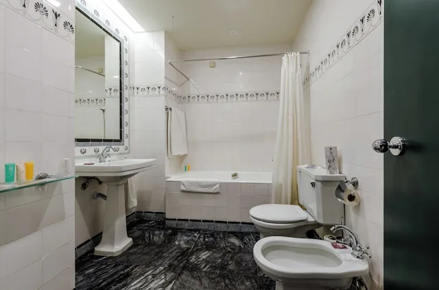 Rossio, Twin Beds, Castle View, Metropole Hotel Lisbon 7/7