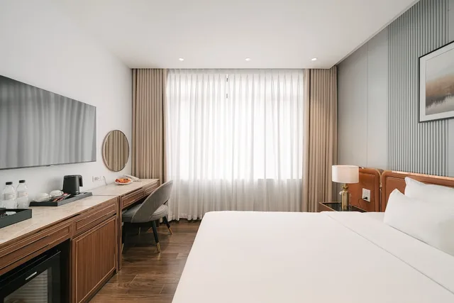 Deluxe, King Bed, City View, San Seize Hanoi Hotel 1/10