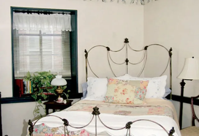 غرفة أساسية مفردة بسرير كوين، The Brafferton Inn 1/1