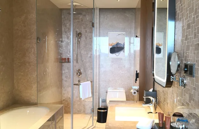 غرفة قياسية بسرير كينج بشرفة، Crowne Plaza Huzhou 4/5