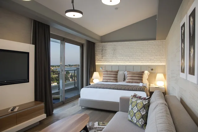 Superior Room Side Sea View, Acanthus and Cennet Barut Collection 1/12