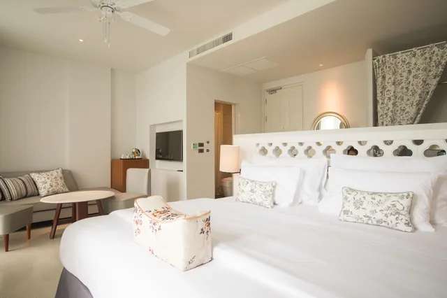 جناح جونيور بسرير مزدوج بشرفة، LITTLE NYONYA HOTEL 2/3