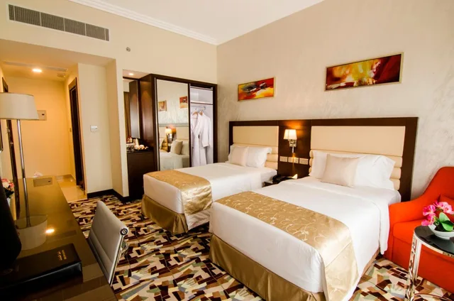 غرفة بسريرين منفصلين بشرفة، Al Murooj Grand Hotel 2/4