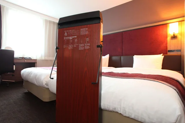 غرفة ثلاثية بسريرين منفصلين مع سرير إضافي للمدخنين، Daiwa Roynet Hotel Sapporo Susukino 3/4