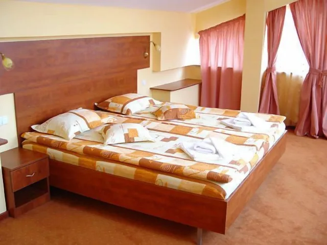 Room, Double Bed, Hotel City Center 5/10