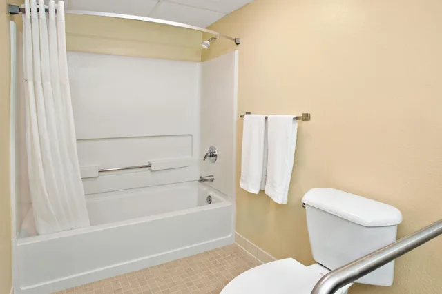 Room, 2 Double Beds, Accessible, Days Inn By Wyndham Ladson Summerville Charleston 8/8