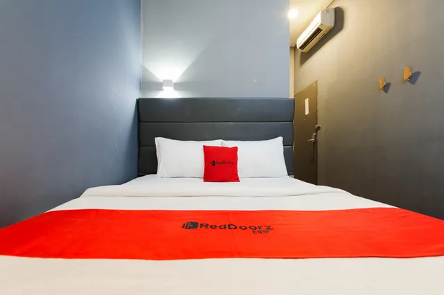 Reddoorz, Premium, Reddoorz Plus Danau Sunter Utara 1/4