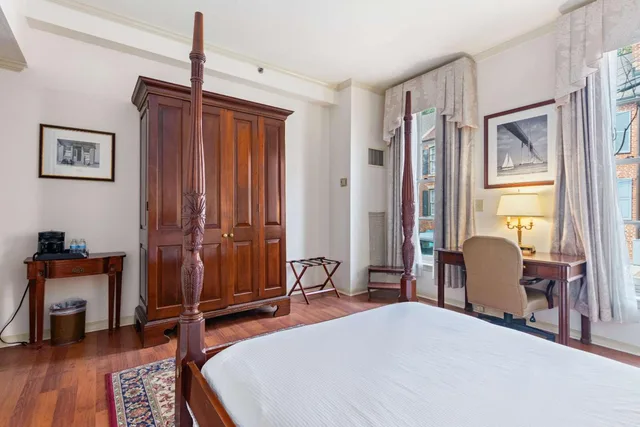 غرفة بسرير مزدوج لذوي الإعاقة، The William Fell Baltimore, Tapestry Collection by Hilton 1/2