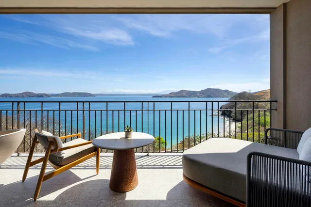 غرفة بسرير كينج بإطلالة على البحر، Waldorf Astoria Costa Rica Punta Cacique 4/5