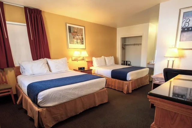 غرفة بسريرين مزدوجين، Travelodge By Wyndham Pendleton OR 4/10