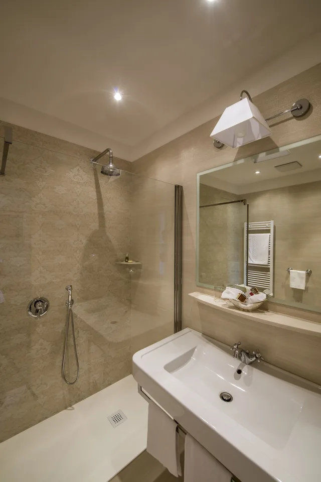 غرفة مفردة في الملحق، Hotel Elephant 7/7