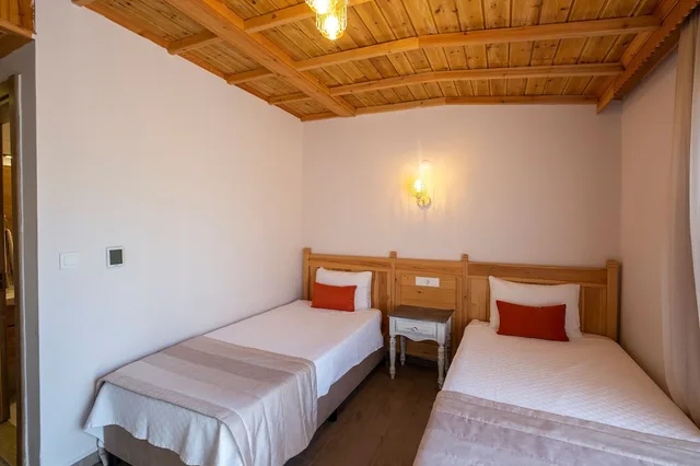 Room, Twin Beds, River View, Villa Marine Apart Hotel 1/3