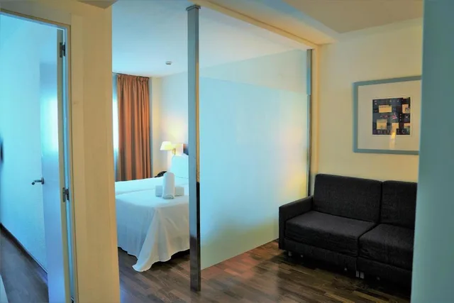 Room, Single, Xl، Port Feria Valencia 3/3