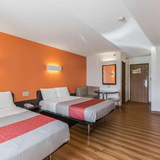 Room, Quadruple, Double Bed, Motel6 Omaha, NE - Central 3/9
