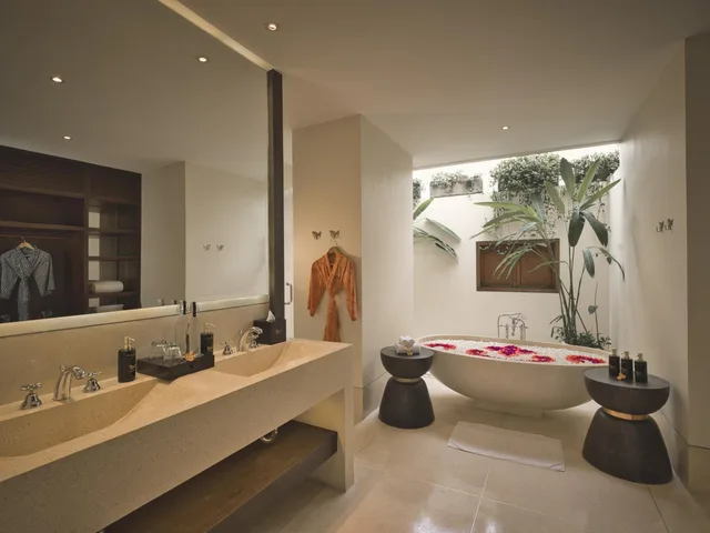 Royal, Sunset, Panoramic, Suite, Hot Tub, Corner، Nandini Jungle by Hanging Gardens 4/6