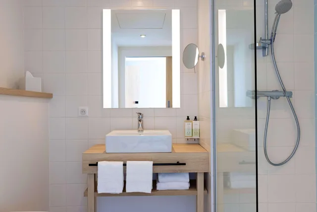 غرفة قياسية بسريرين منفصلين، Hampton by Hilton Tours Centre 3/4